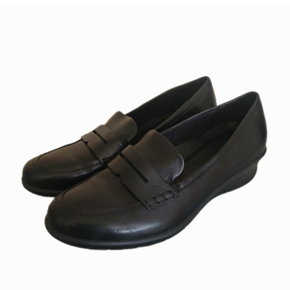 Ecco Women's Size 9/ 9.5 EU 40 Black Comfort Penny Loafers wedge heel